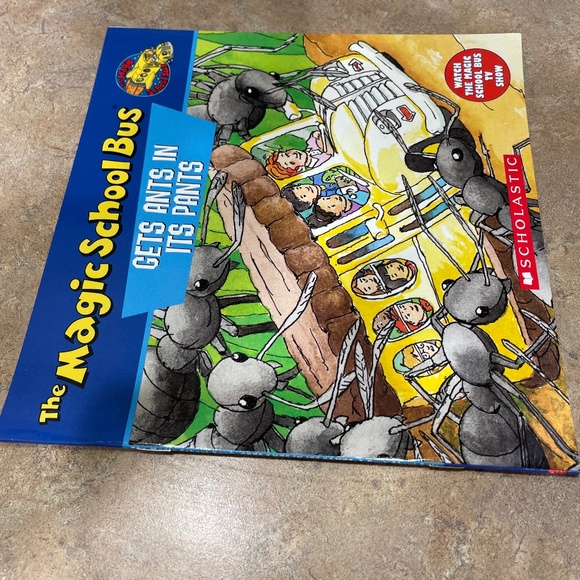New "The Magic School Bus Gets Ants in the Pants" Paperback Book - Picture 2 of 6